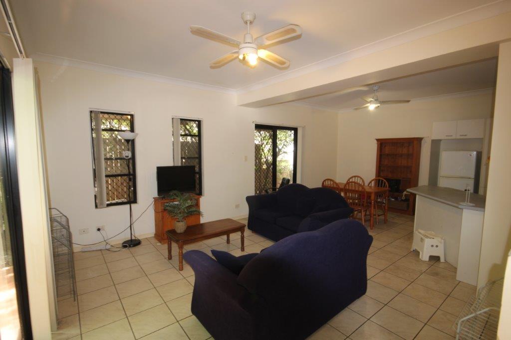 1/50 Warren St, St Lucia, QLD 4067