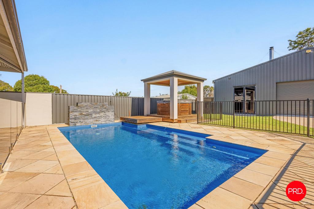 10 Rose St, California Gully, VIC 3556