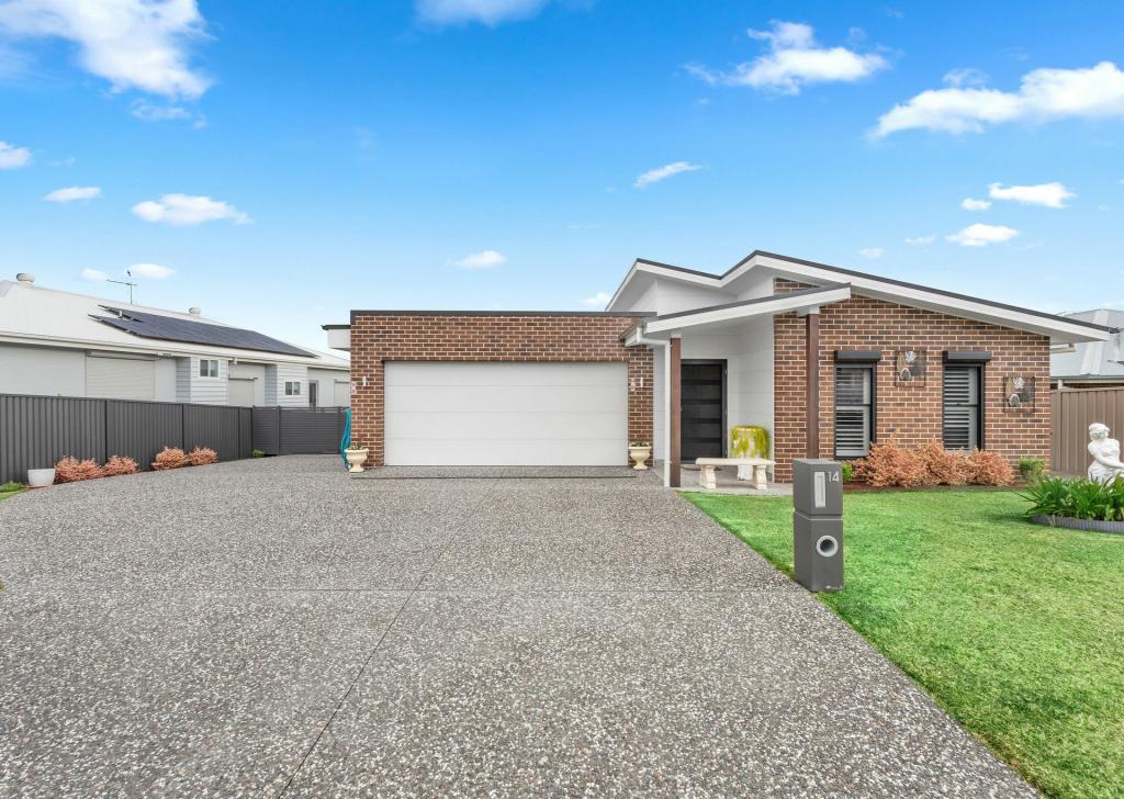 14 Grandis Pde, Taree, NSW 2430