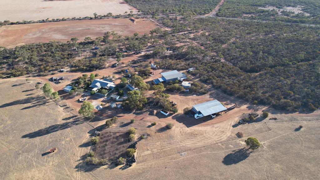9469 KOORDA-BULLFINCH RD, LAKE BROWN, WA 6479