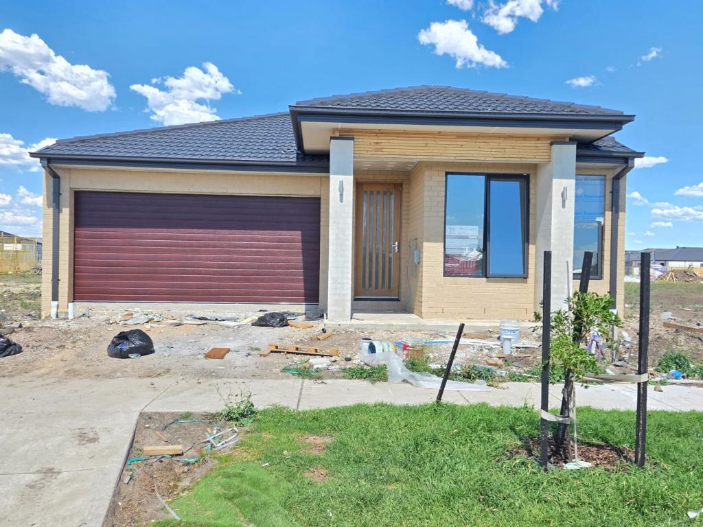 6 CABINTEELY RD, WOODSTOCK, VIC 3751