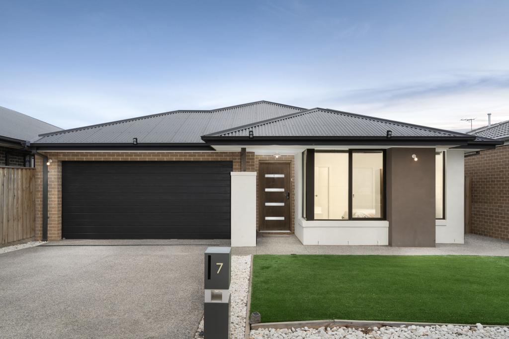 7 Alinta Dr, Deanside, VIC 3336