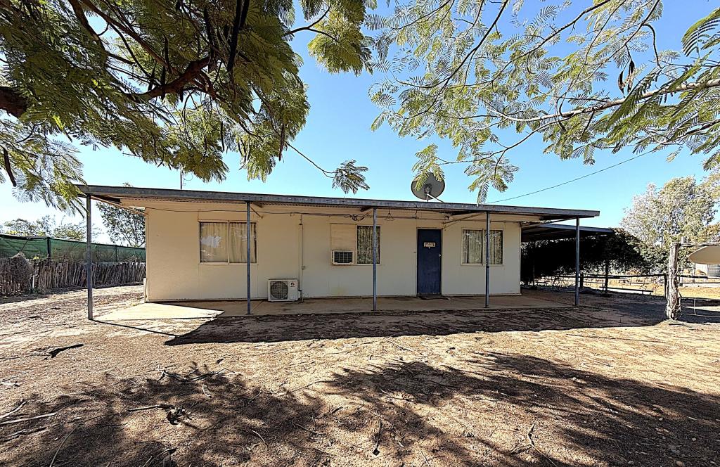 6 Elm St, Barcaldine, QLD 4725