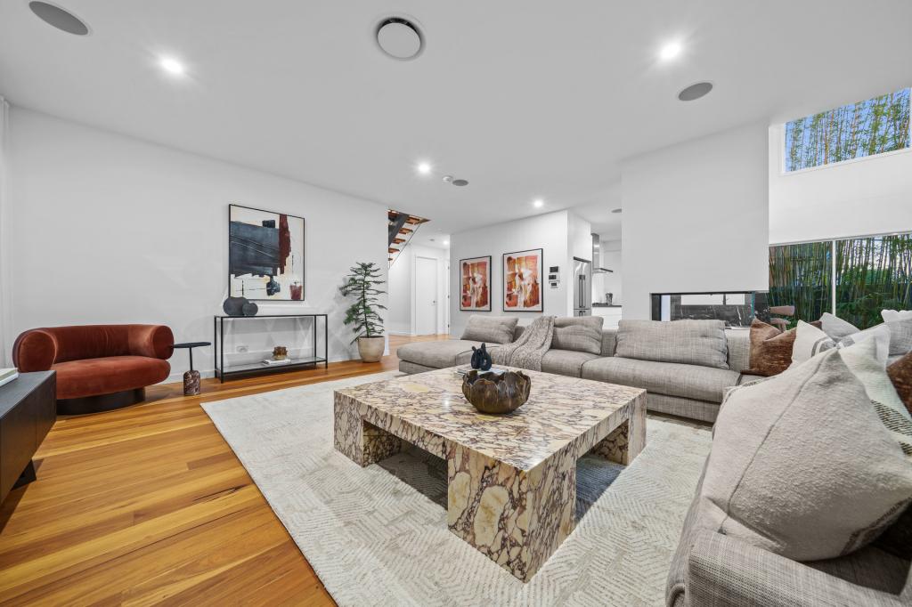 27 Acanthus Ave, Burleigh Heads, QLD 4220