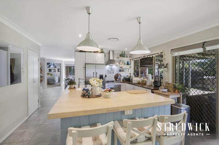 1 Regency St, Victoria Point, QLD 4165