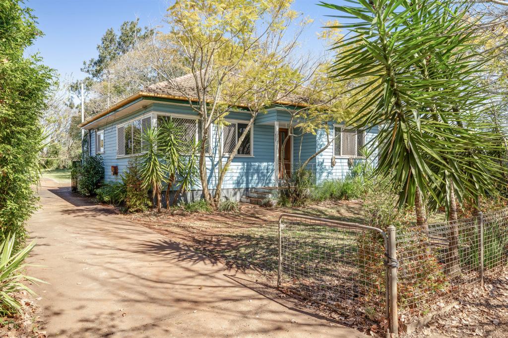 320a South St, Harristown, QLD 4350