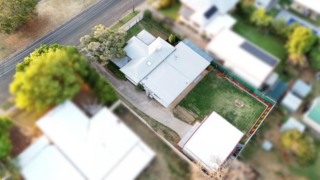 11 Windmill Rd, Chinchilla, QLD 4413