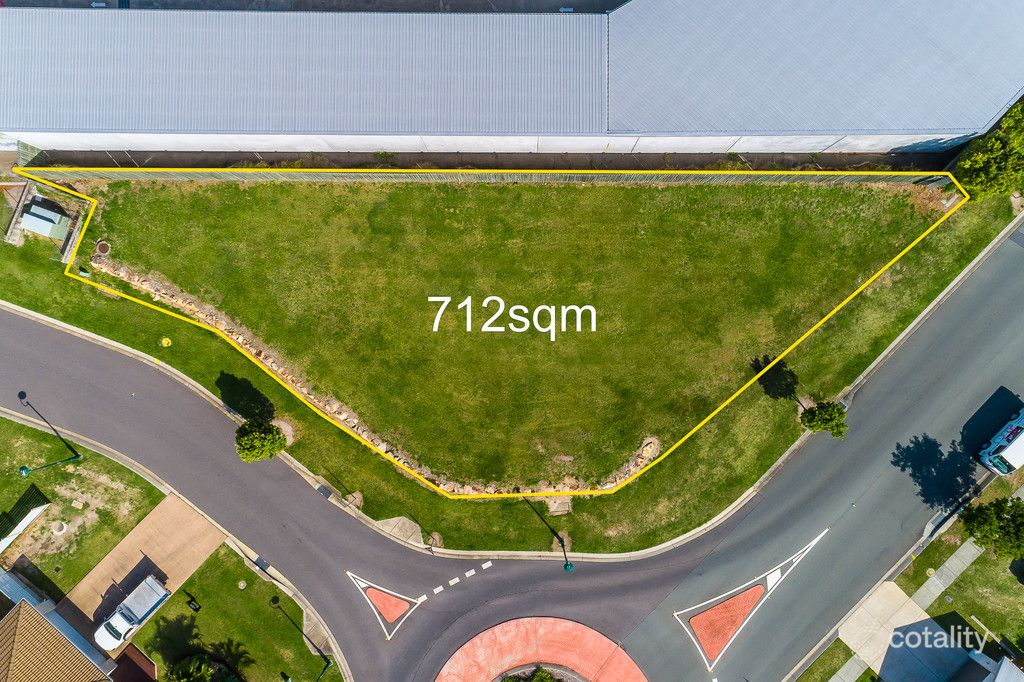 33 Saltwater Dr, Rothwell, QLD 4022