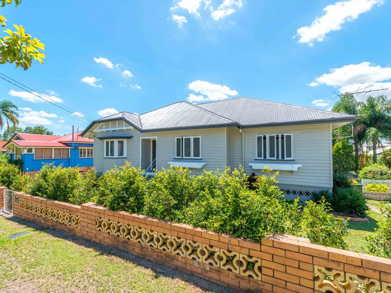 27 Clifford St, Stafford, QLD 4053