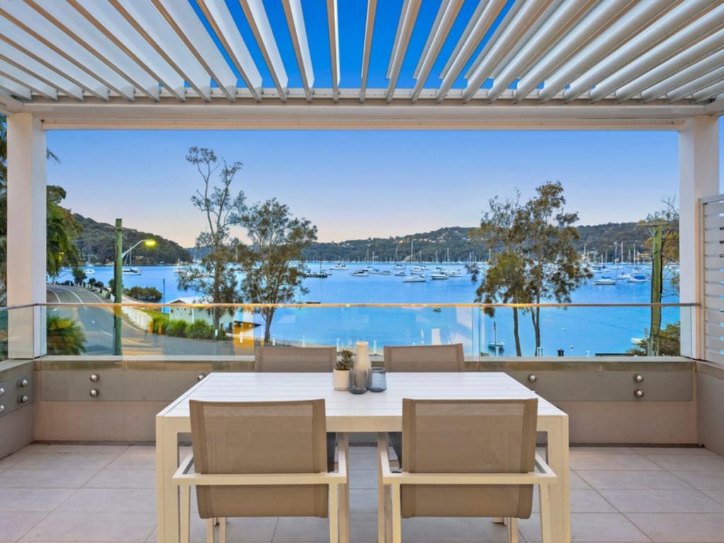 3/2137b Pittwater Rd, Church Point, NSW 2105