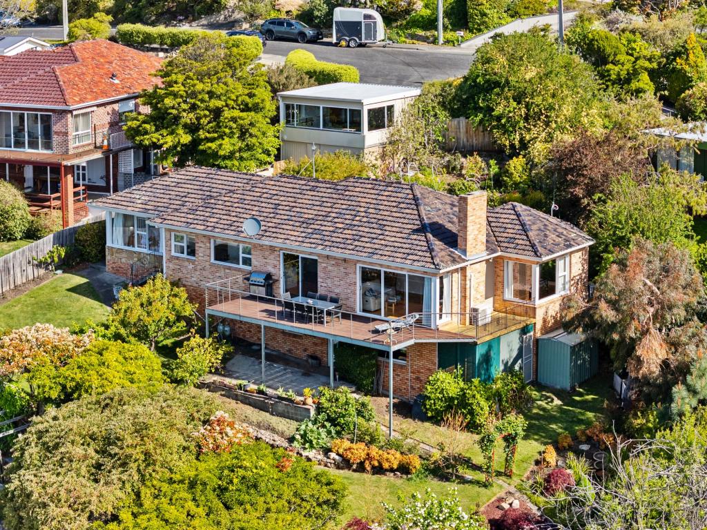 17 Wandeet Pl, Sandy Bay, TAS 7005