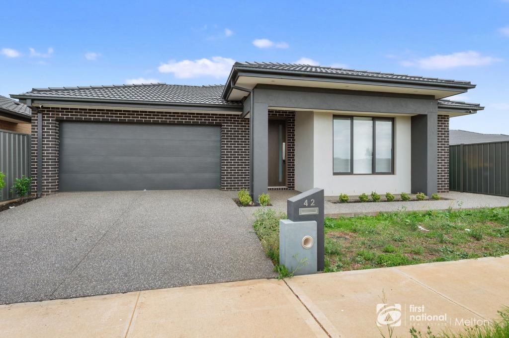 42 Castlecrag Way, Strathtulloh, VIC 3338