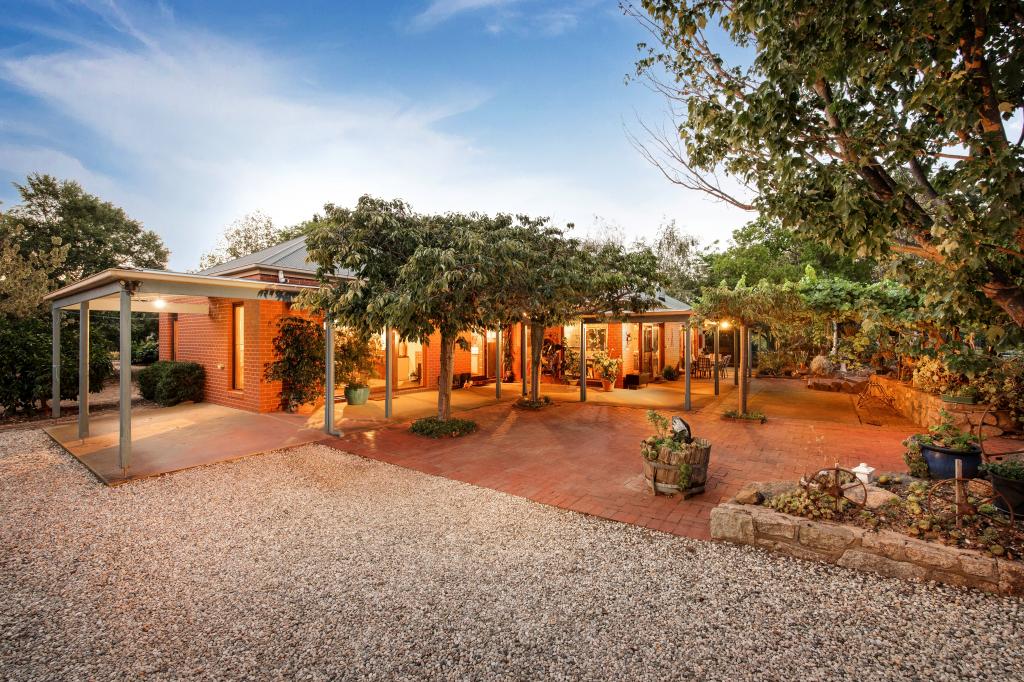 206 Alma Rd, Beechworth, VIC 3747