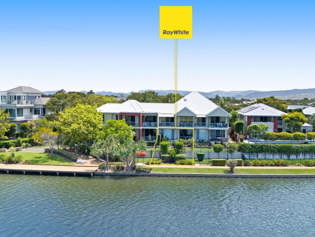 2/5055 Emerald Island Dr, Carrara, QLD 4211