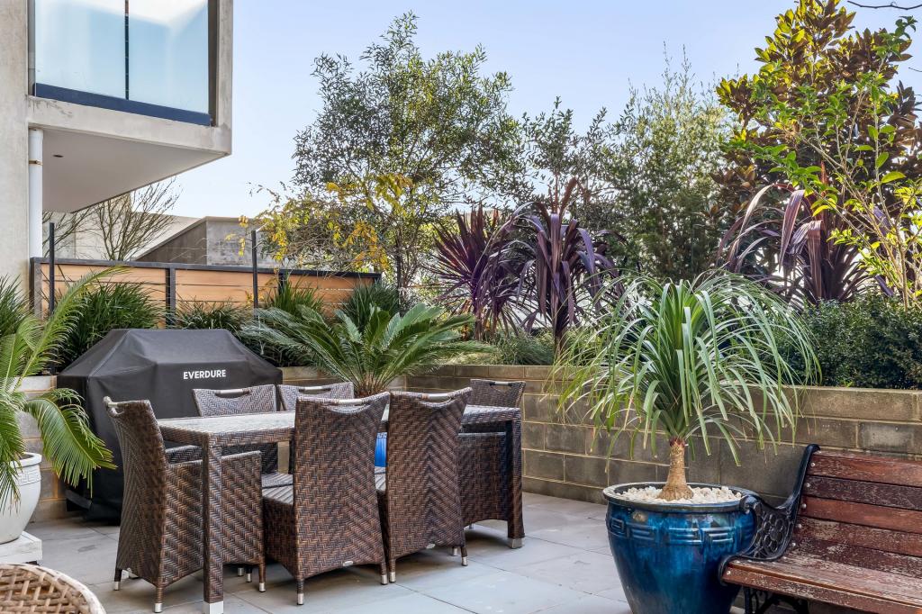 110/35 PLENTY RD RD, PRESTON, VIC 3072