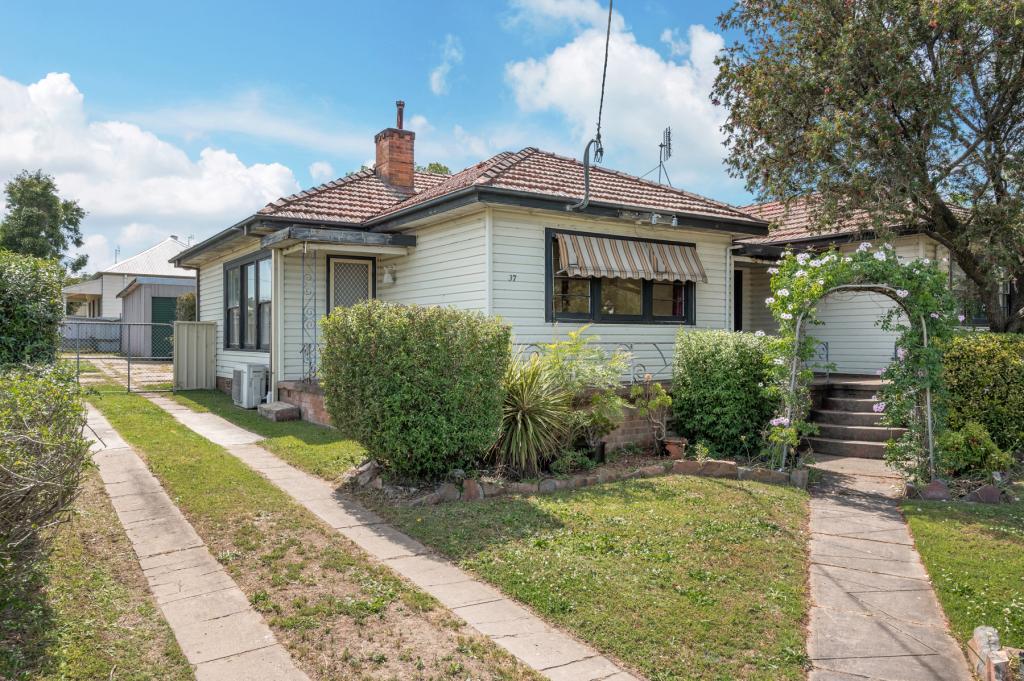 37 High St, Greta, NSW 2334