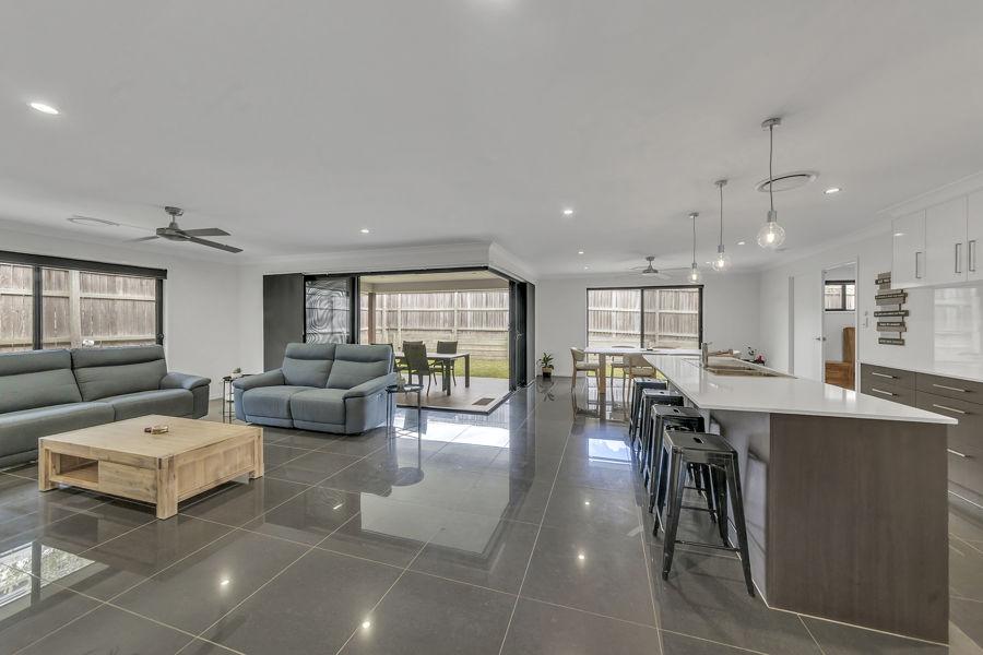 8 Cowie St, Deebing Heights, QLD 4306
