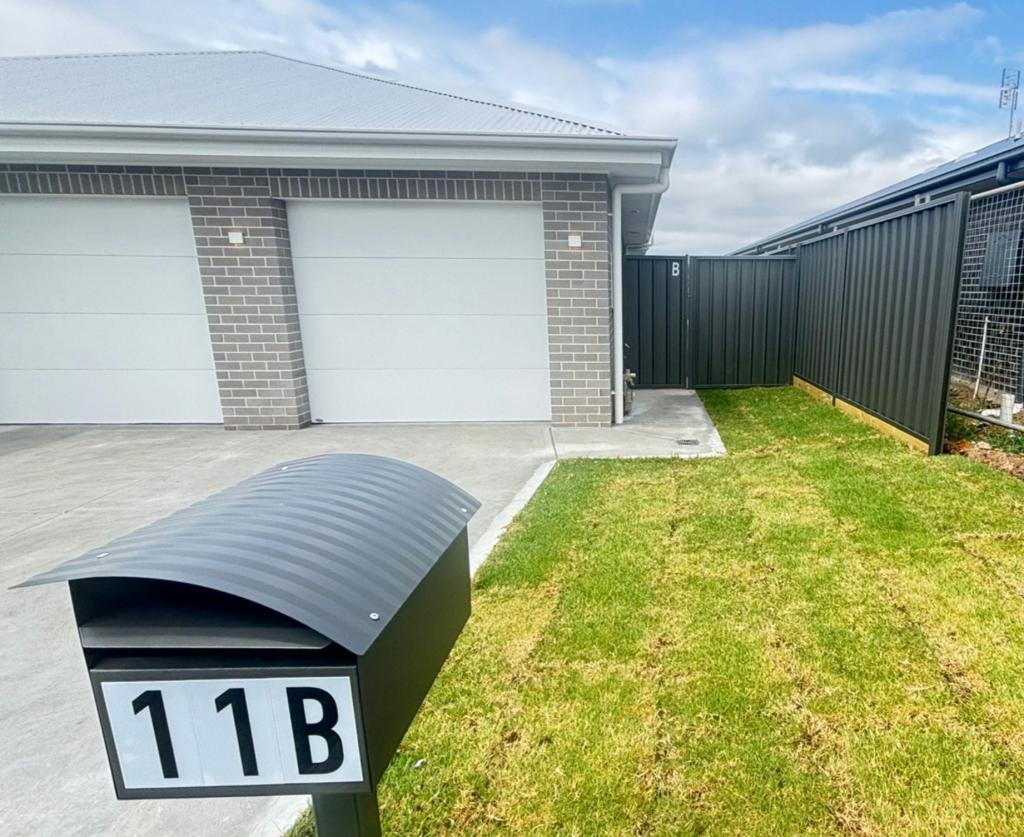 11B LIGNITE AVE, GILLIESTON HEIGHTS, NSW 2321