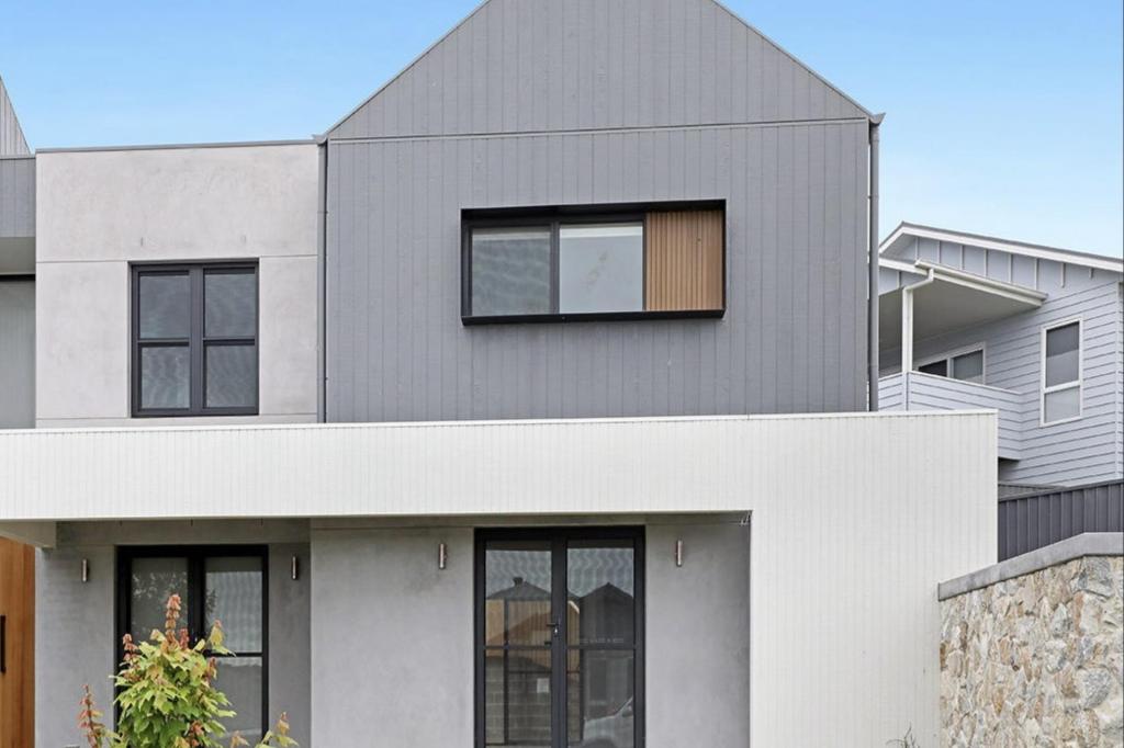 4a Butterfactory Dr, Calderwood, NSW 2527