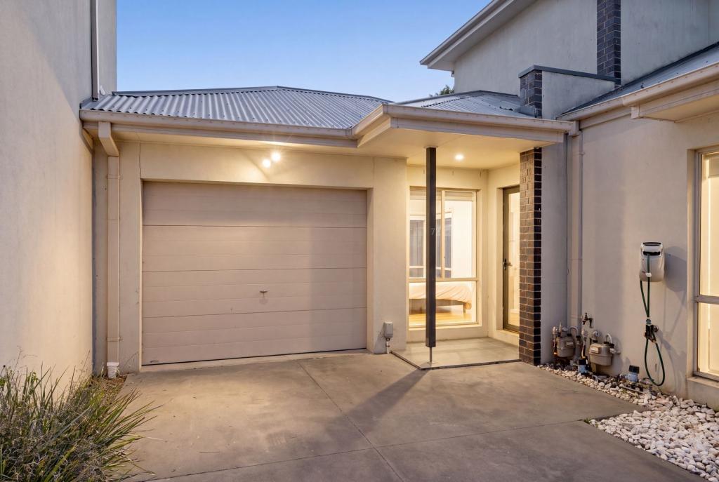 7/32 Cypress Ave, Brooklyn, VIC 3012