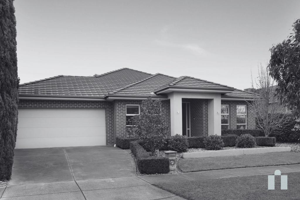8 WESTGARTH RD, MERNDA, VIC 3754