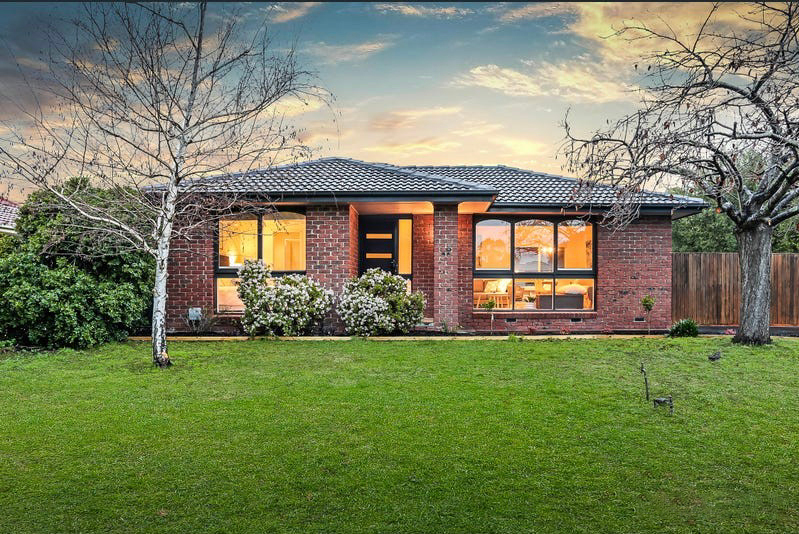 151 Windermere Dr, Ferntree Gully, VIC 3156