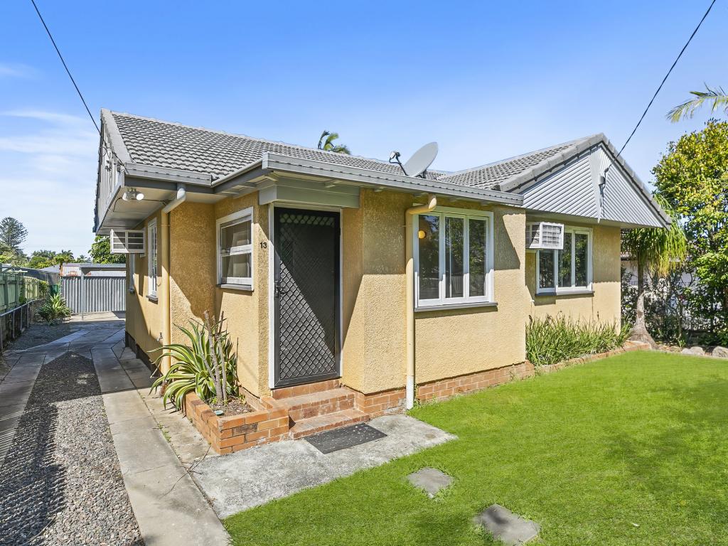 13 Vernon St, Clontarf, QLD 4019