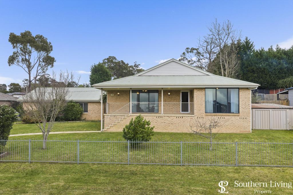 15 WYONG ST, HILL TOP, NSW 2575