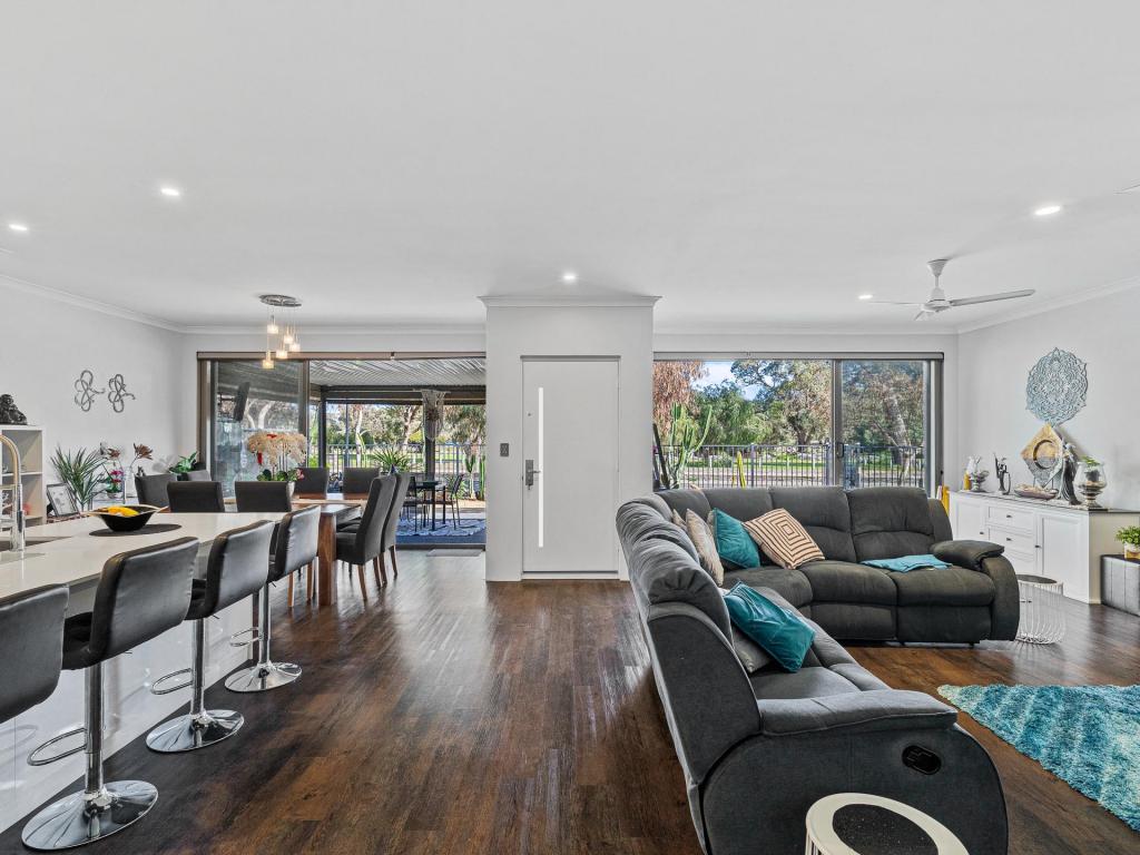 33 Lilydale Dr, Lakelands, WA 6180