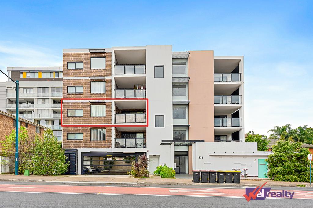 4/128 MOORE ST, LIVERPOOL, NSW 2170
