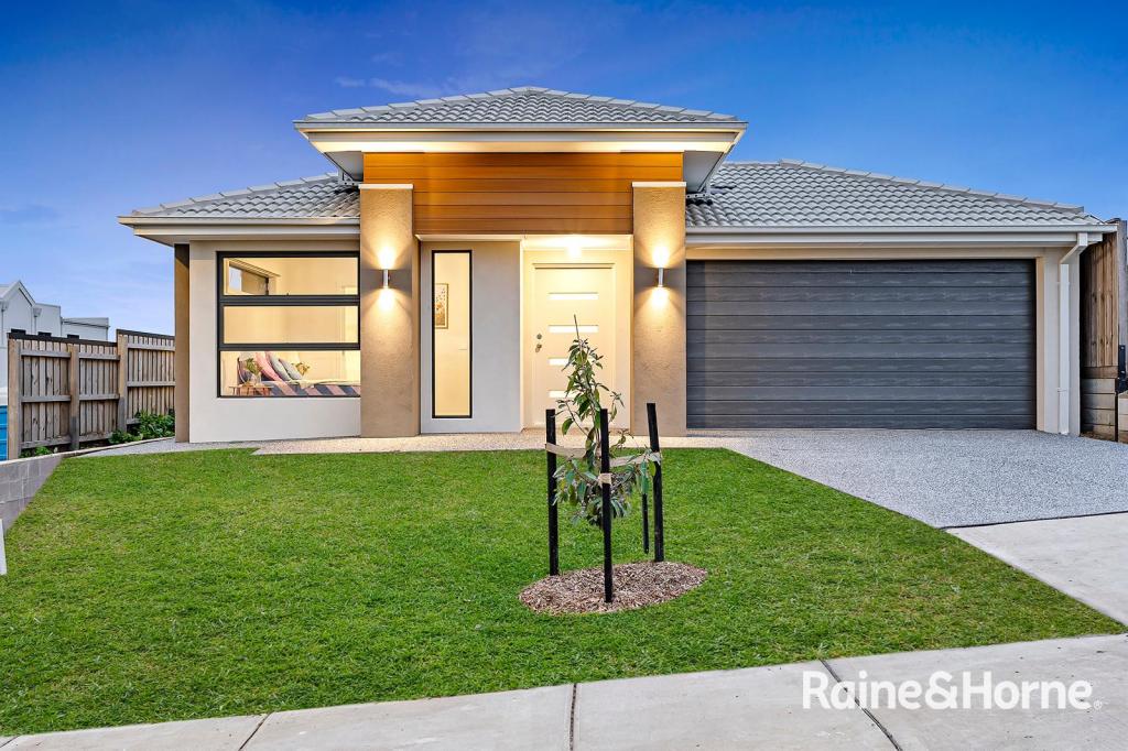 83 Apsley Pkwy, Nar Nar Goon North, VIC 3812