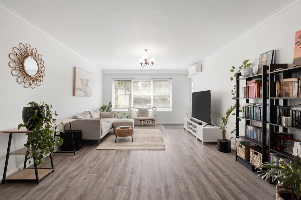 1/10 St Huberts Rd, Carnegie, VIC 3163