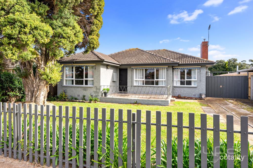 9 Gladstone Gr, Melton, VIC 3337