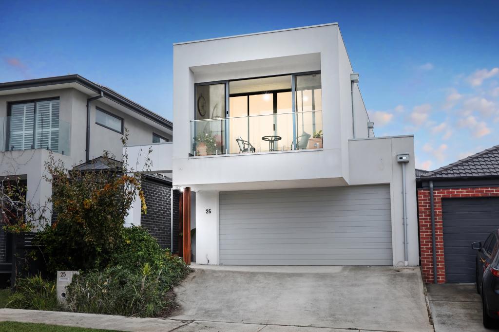 25 Crestwood Rd, Greenvale, VIC 3059