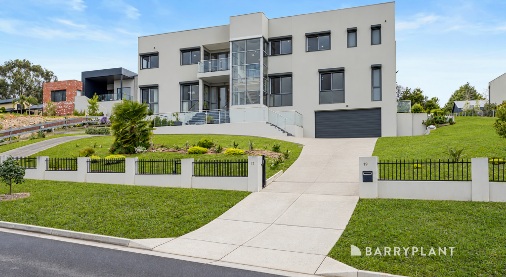 17-19 Peak Dr, Harkaway, VIC 3806