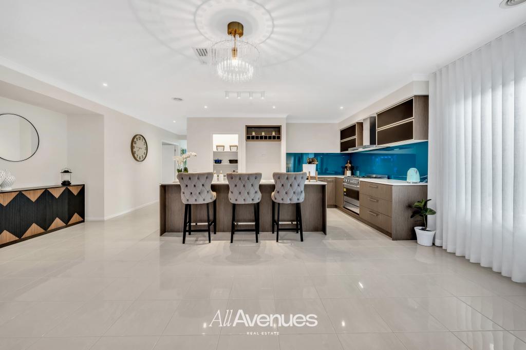 18 Sikes Rd, Clyde North, VIC 3978