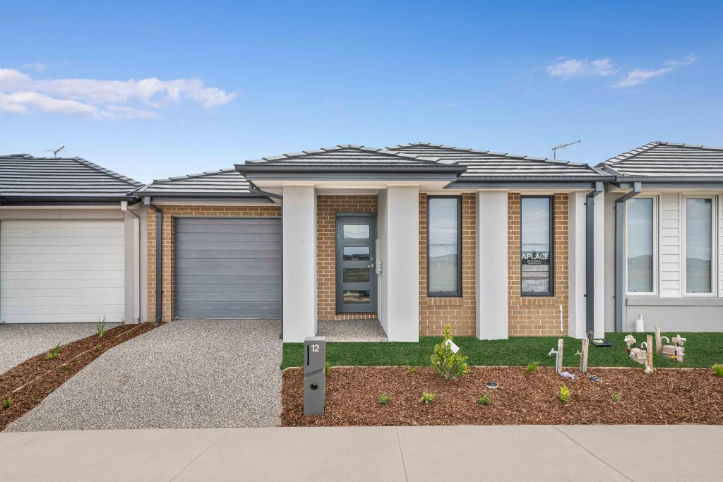 12 Leger St, Manor Lakes, VIC 3024