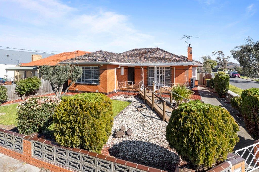 49 Doyle St, Avondale Heights, VIC 3034