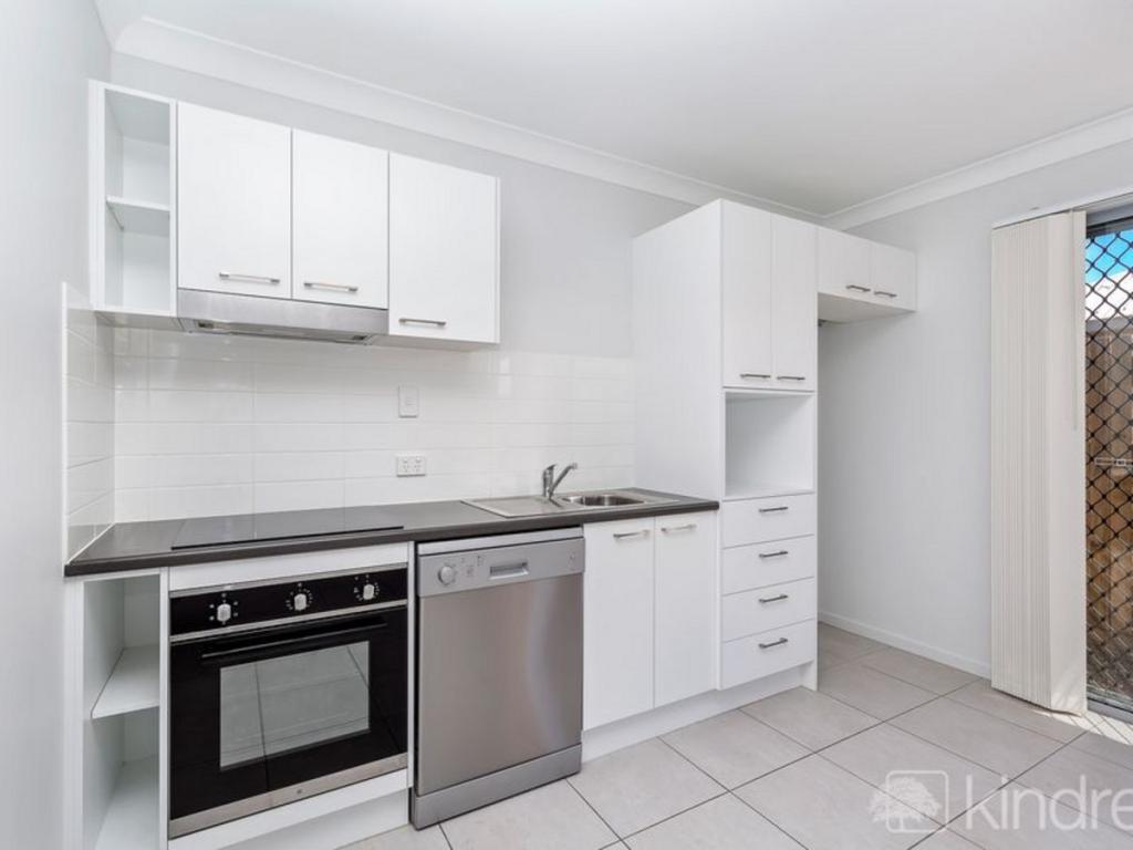2/4 Sterling Rd, Morayfield, QLD 4506