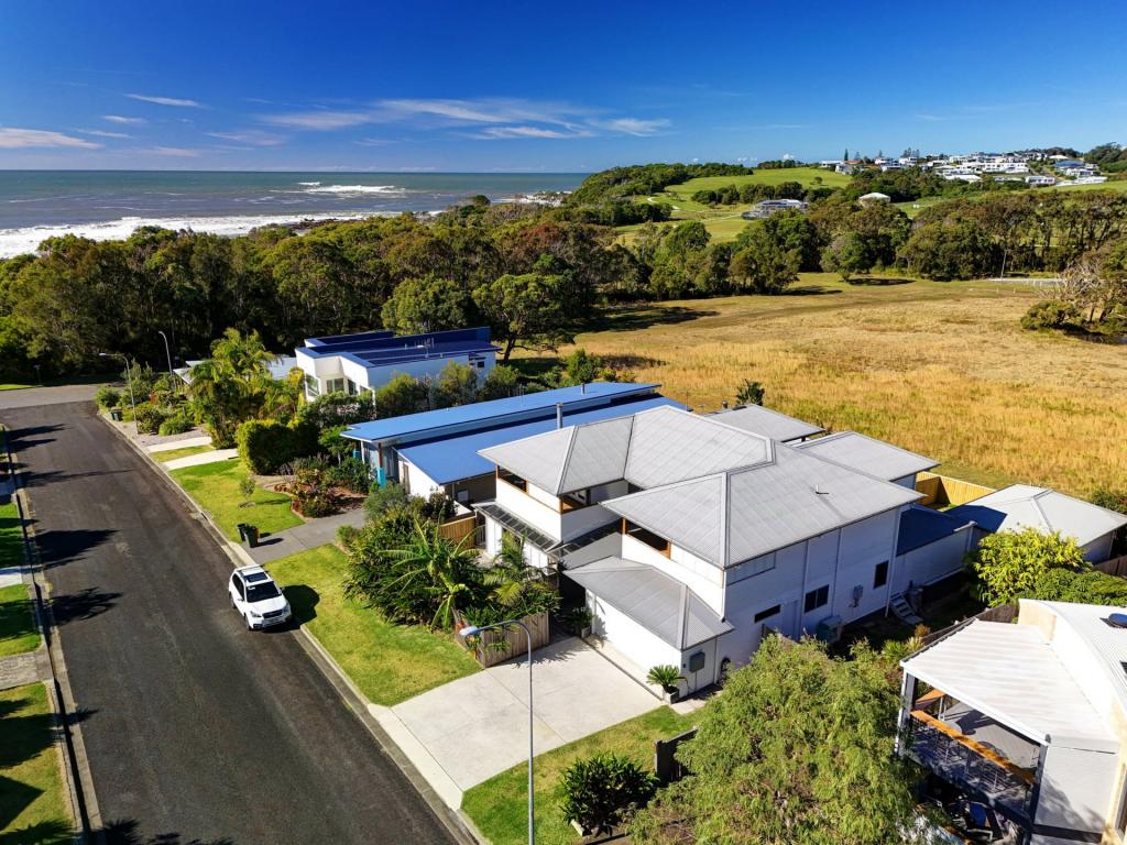 41 Emerald Dr, Diamond Beach, NSW 2430