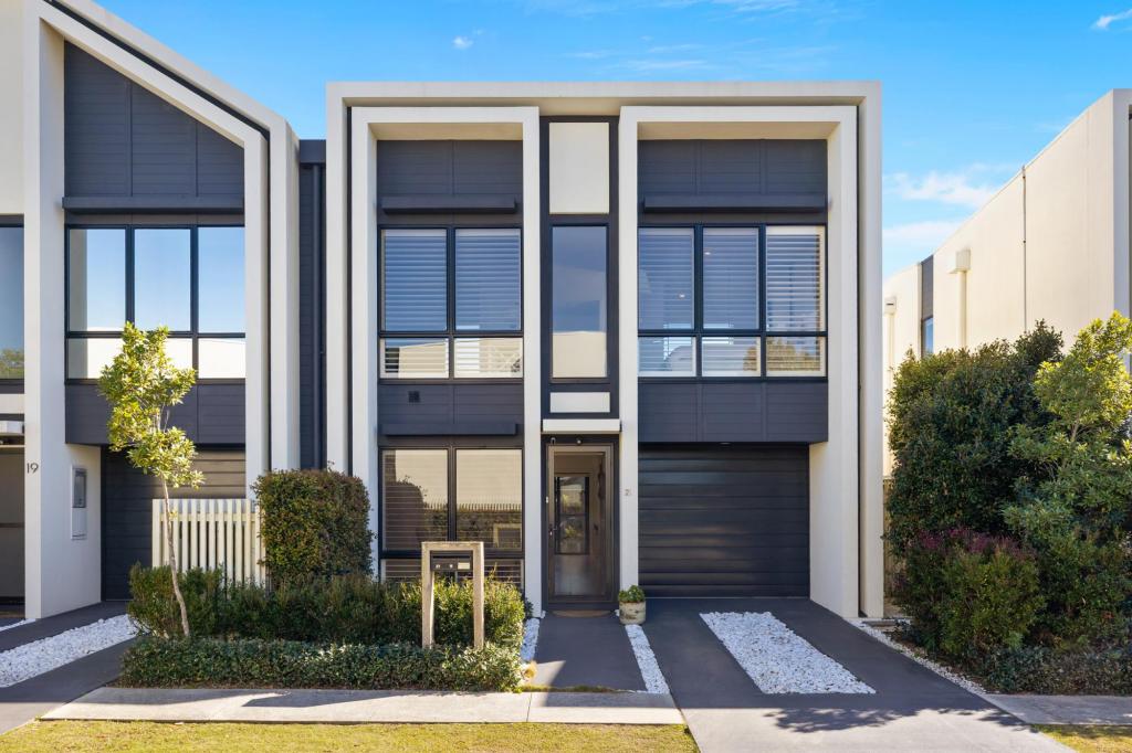 21 CHAMBERS CCT, WARRIEWOOD, NSW 2102