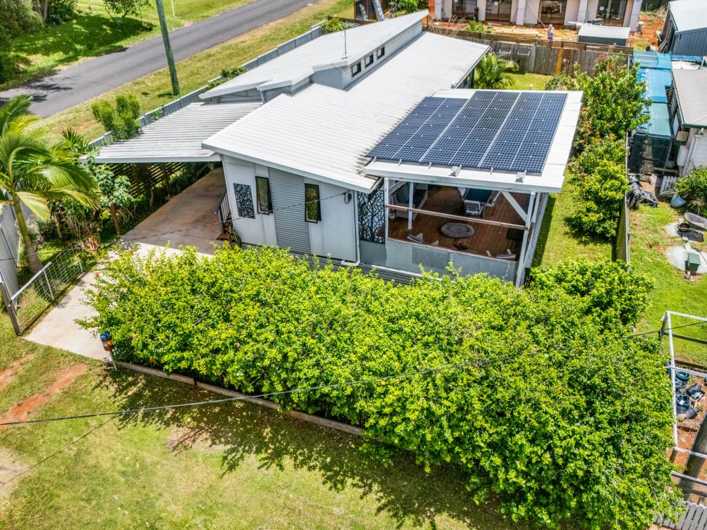 17 Plantation St, Russell Island, QLD 4184