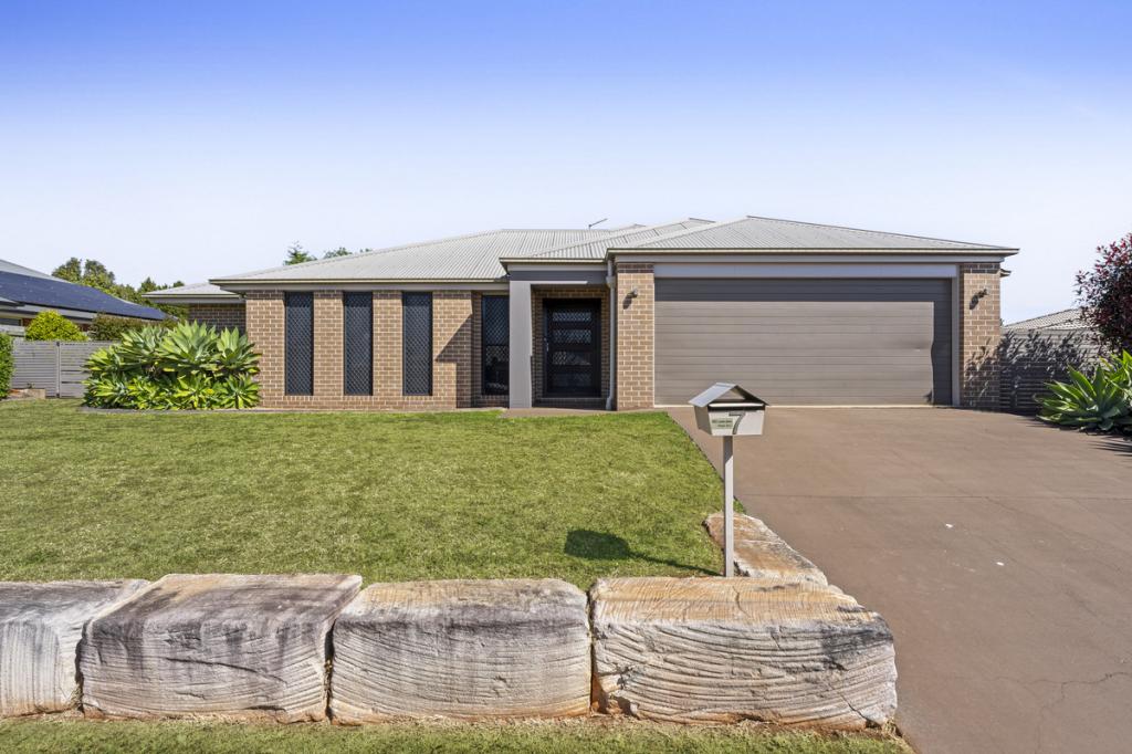 7 Quail Cres, Highfields, QLD 4352