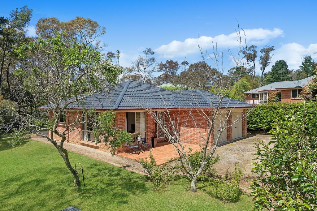 67 Sinclair Cres, Wentworth Falls, NSW 2782