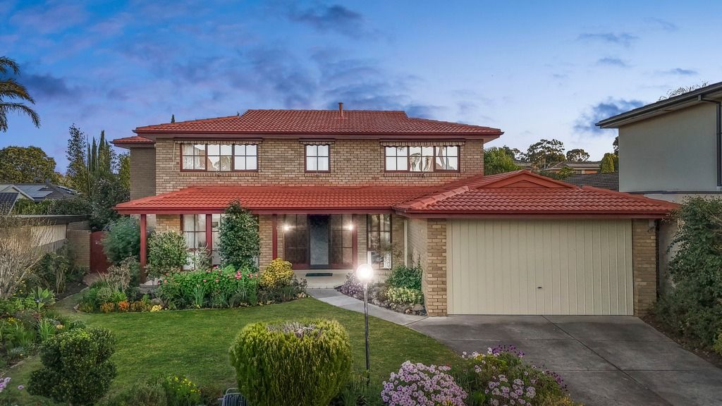 11 Strand Cl, Glen Waverley, VIC 3150