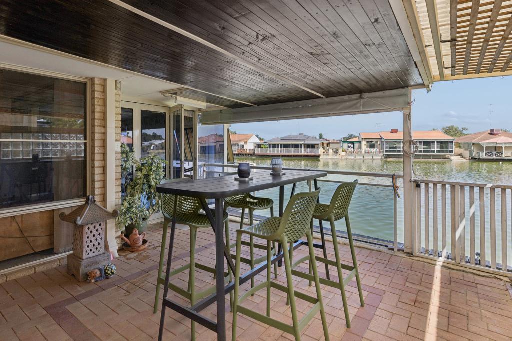 25 Lakes Cres, South Yunderup, WA 6208
