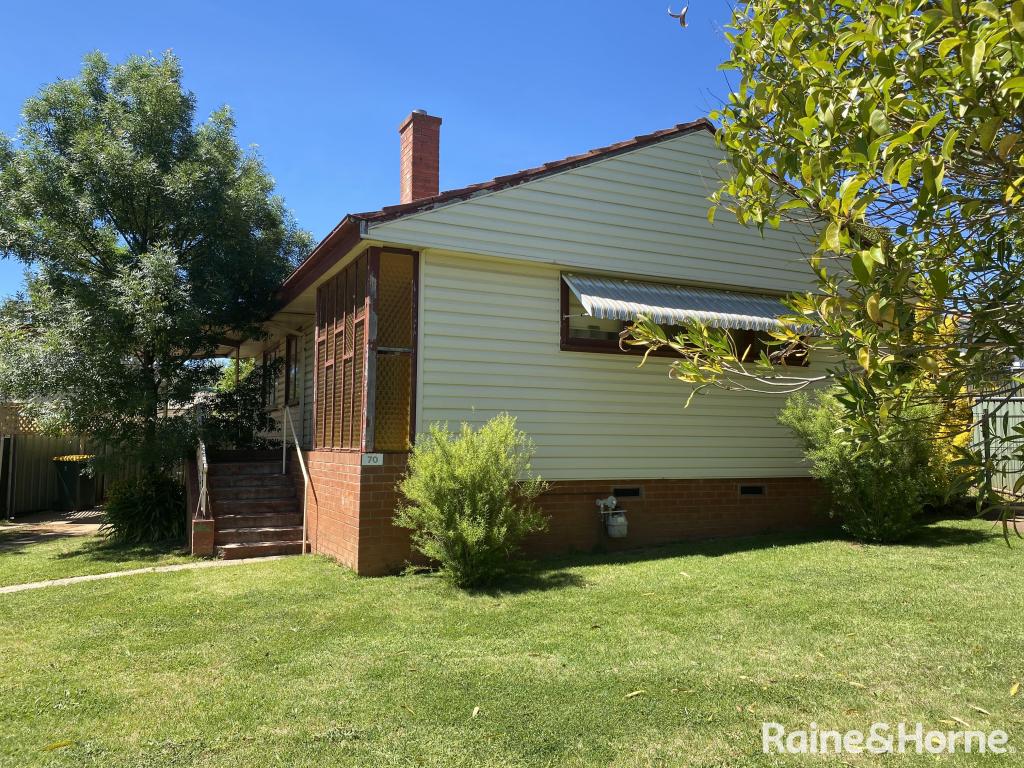 70 Adina Cres, Orange, NSW 2800