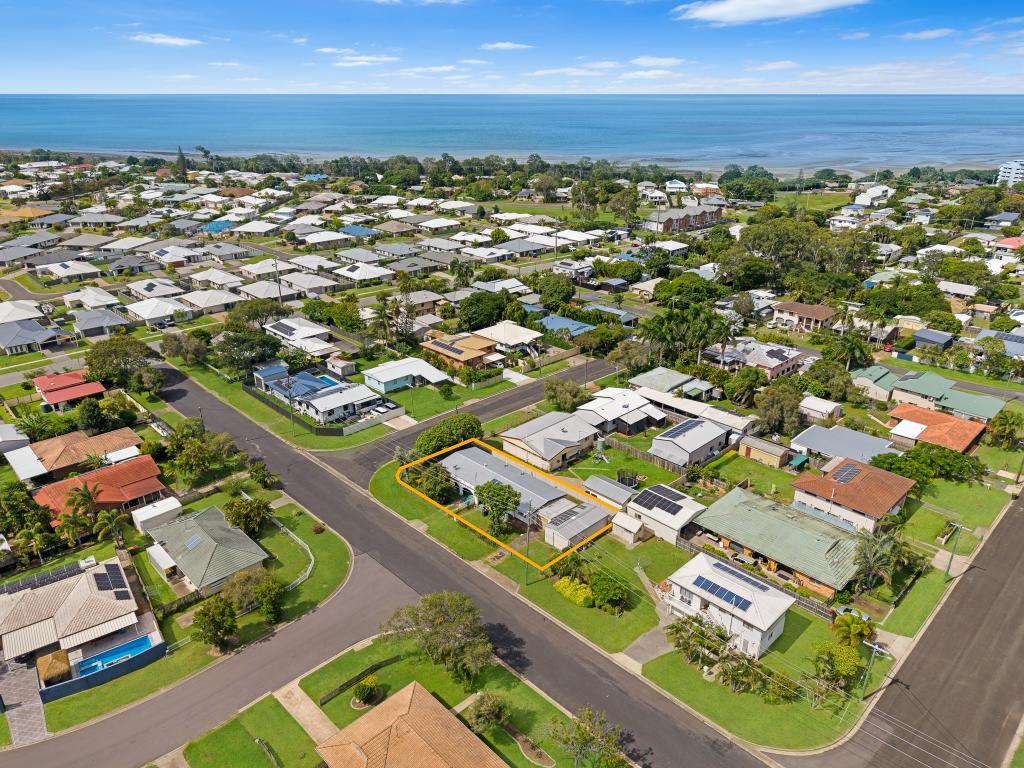 12 Jackson St, Pialba, QLD 4655