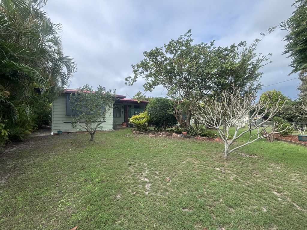 48 Howard St, Burrum Heads, QLD 4659