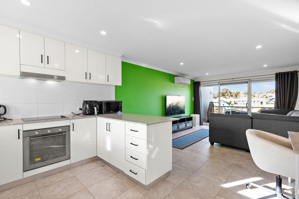 10/70 West Churchill Ave, Lake Coogee, WA 6166